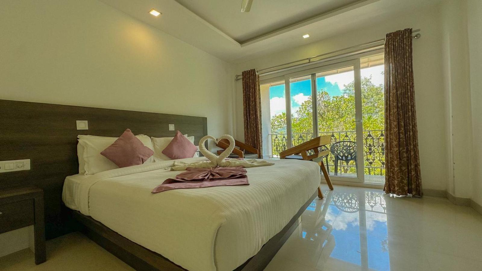 The Heights Munnar Hotell Exteriör bild